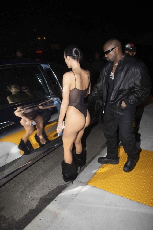 Bianca Censori 32a91cde1eb6567764