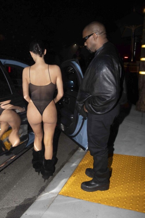 Bianca Censori 33fe97efaae4e655c6