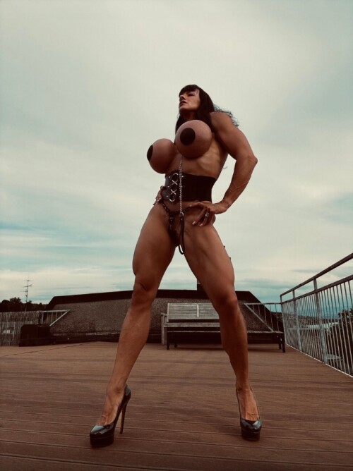 Bitch on a Leash133dab3e0524fe0b69