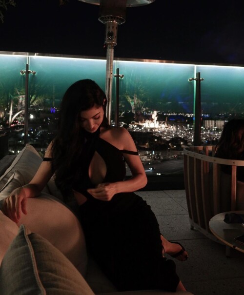 Black Dress Deleted 422bca6b8cea67608