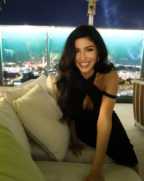 Black Dress Deleted 6ecec4f9700fdfb37