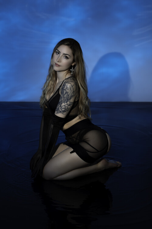 Black water 98ea395ae51b5c6c7