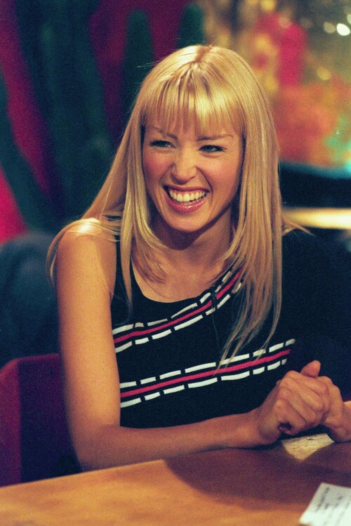 Blonde-Black002-207a14b079264d628e