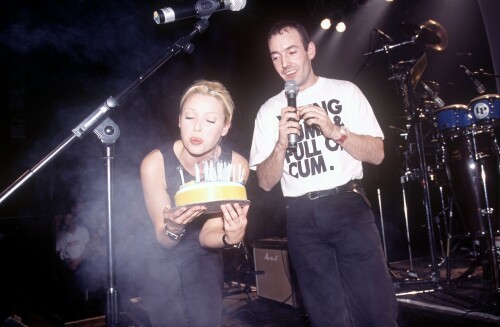 Blonde-Black009-6a4aa54c96aa6bdd9