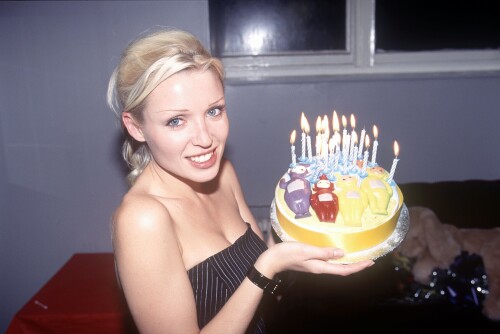 Blonde-Black011-1bd137460053f5a62