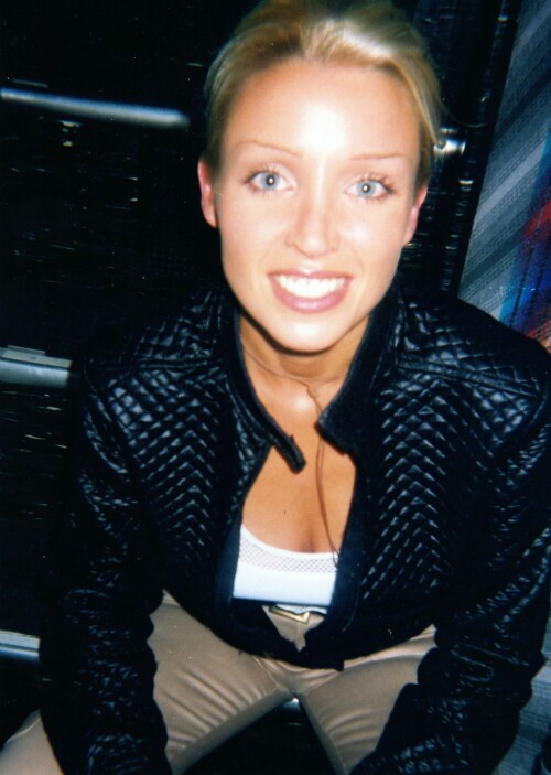 Blonde Black0200b648f1a498b0d22