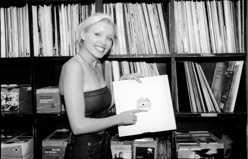 Blonde-Blue005-9782199428d694fc6