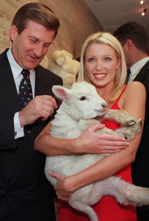 Blonde-Red002-13ff48a874444cc7d