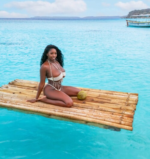 Body on bamboo but my thoughts on you 123ce5acb47200abe