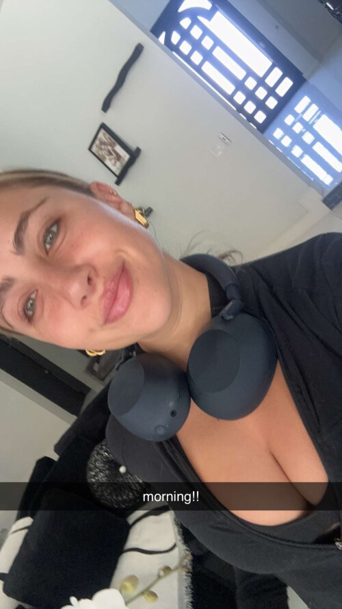 BraveDown.Com Ava Kolker Avagkolker Story Snapcha 1747253236de0d4d22f0faa897