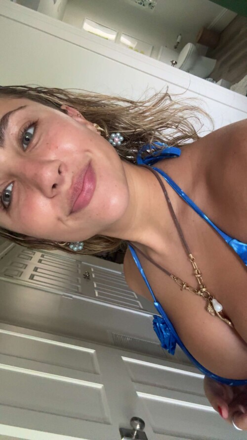 BraveDown.Com Ava Kolker Avagkolker Story Snapcha 1750284286b8da4761d92a351a