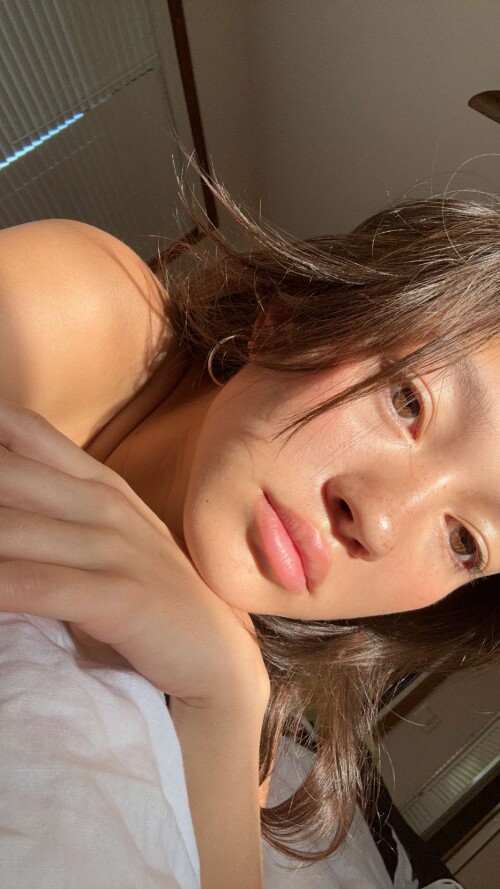 BraveDown.Com Lily Chee Cheebirdl Snapchat Storie 17034689885eedc5b23c6bb1b6