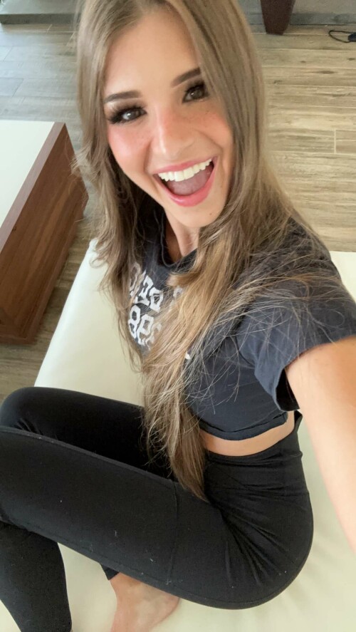 BraveDown.Com brooke monk brookemonk snapchat stories spotlight lenses 2IbM2CuNeHI0d6ba8effc90a087