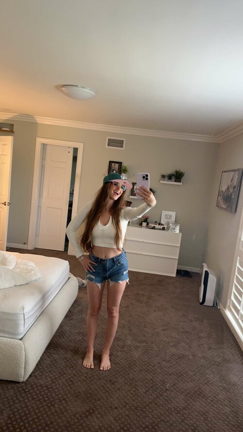 BraveDown.Com brooke monk brookemonk snapchat stories spotlight lenses 4T2WrIcarQ089b017c1c27bf8ea