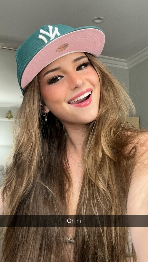 BraveDown.Com brooke monk brookemonk snapchat stories spotlight lenses 8NwQJGXoneE4377988dbfc9c897