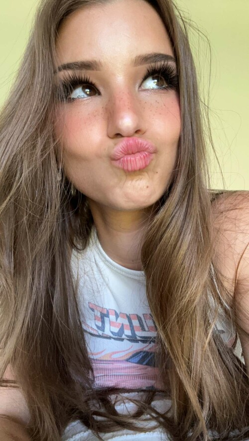 BraveDown.Com brooke monk brookemonk snapchat stories spotlight lenses ACEBrF8oMqI5d51ef8537586284