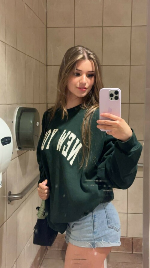 BraveDown.Com brooke monk brookemonk snapchat stories spotlight lenses ChhtUe32ycwb5c3c0dcd0b33371