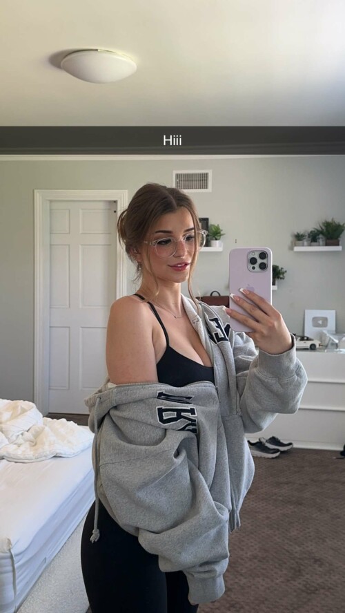 BraveDown.Com brooke monk brookemonk snapchat stories spotlight lenses WrKSrIndXkg2d47ce99f487699a