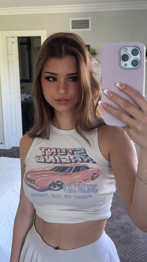 BraveDown.Com brooke monk brookemonk snapchat stories spotlight lenses cBZD16hithMb85aacf13b61ac12