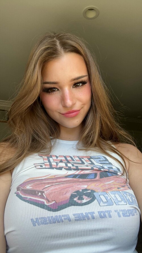 BraveDown.Com brooke monk brookemonk snapchat stories spotlight lenses hQl3aH8MemIa7c895749a518264