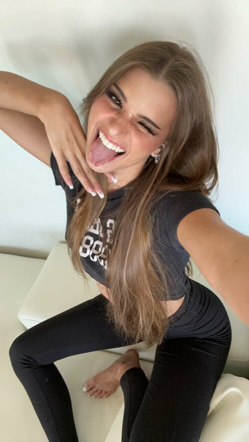 BraveDown.Com brooke monk brookemonk snapchat stories spotlight lenses j DAqoiSRec33e126cf9f241f72