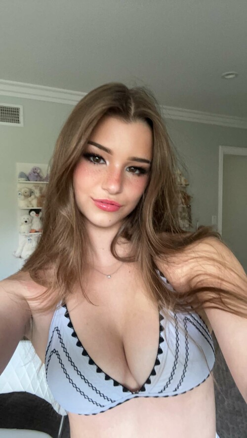 BraveDown.Com brooke monk brookemonk snapchat stories spotlight lenses rMKxYS1gtyA2fe8604ebf0819df