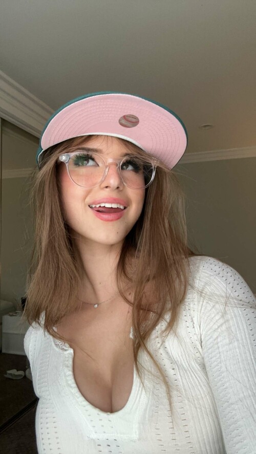 BraveDown.Com brooke monk brookemonk snapchat stories spotlight lenses x0lLbaR E7k81b337910dc72b1e