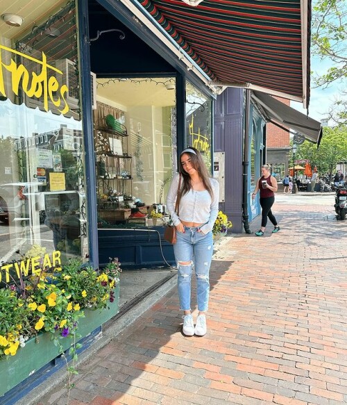 BraveDown.Com instagram post DaqFBnOPVWYc63f73cb75a430e0