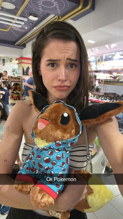 BraveDown.Com lea elui leaelui snapchat stories spotlight lenses KPapGyx0zvA55813ec6dedd6530