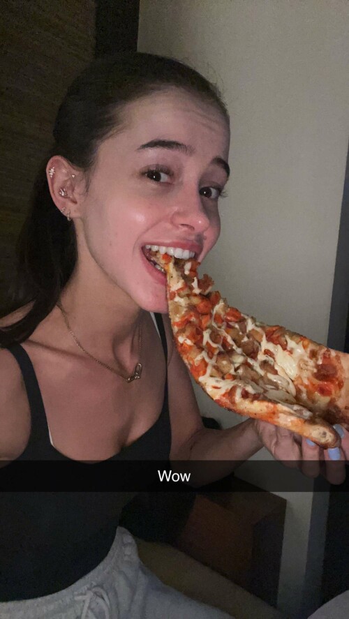 BraveDown.Com lea elui leaelui snapchat stories spotlight lenses qVOSKgW8no4ccd2256d02bbd7e