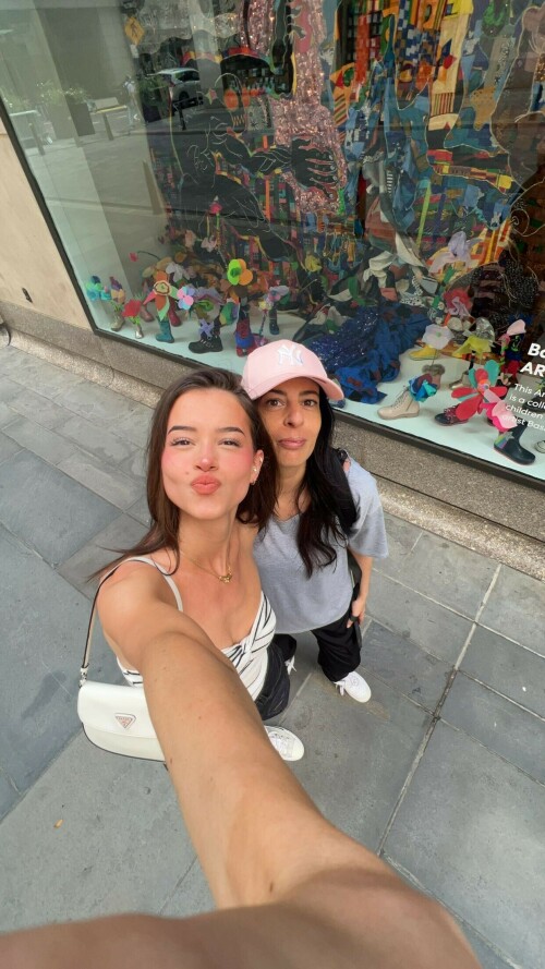 BraveDown.Com lea elui leaelui snapchat stories spotlight lenses uJb w8DHZBs5c7bf07cd3cc58bf