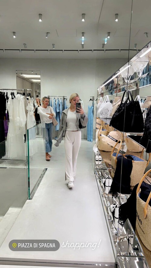 BraveDown.Com livvy dunne livvy gymnast snapchat stories spotlight lenses X6eNzqjCotQ17b0061d2e780da