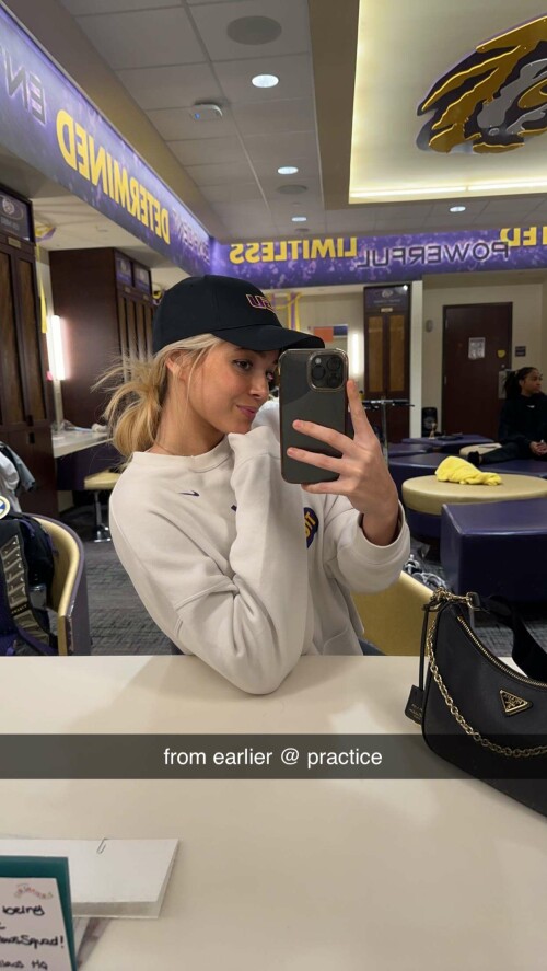 BraveDown.Com livvy dunne livvy gymnast snapchat stories spotlight lenses uqp6um 1m a