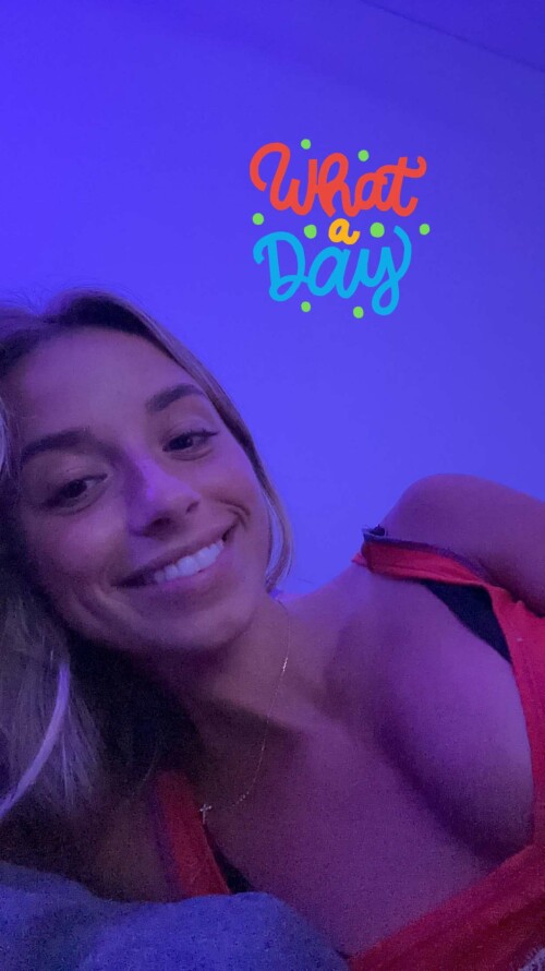 BraveDown.Com sadie mckenna sadie.mckenna snapchat stories spotlight lenses mdJDRYzv8dUa295c4fcdb27d