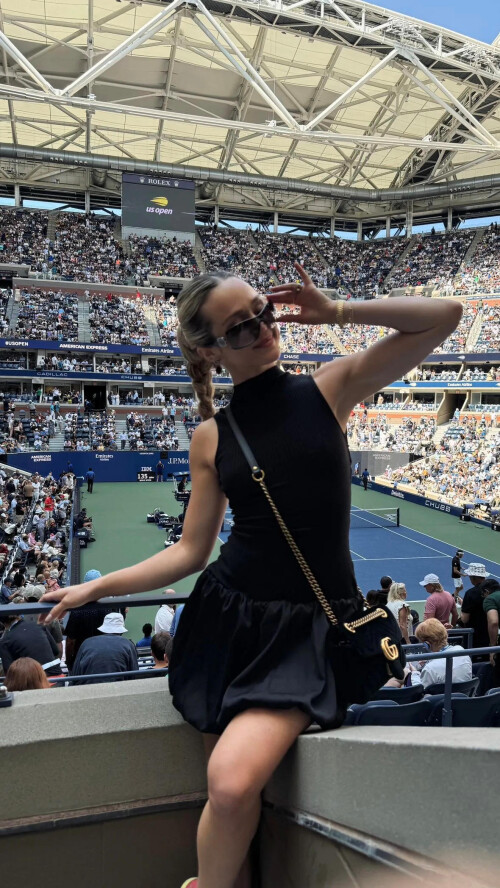 Brec Bassinger 46083e79ade96a18b