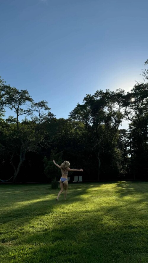 Brec Bassinger 6bae3efbcc1c9a6b6