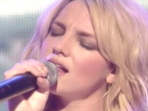 Britney Spears Cleavy Performance 2001 05