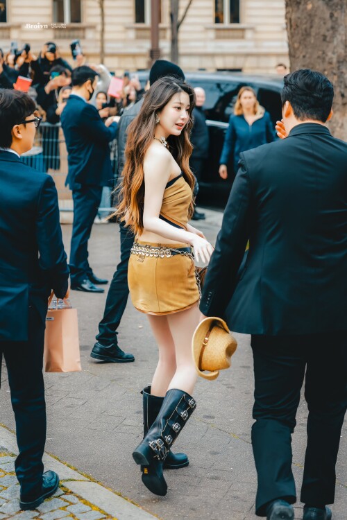 Broivn Y 1899477761410125958 28d7220a0c21f2db4