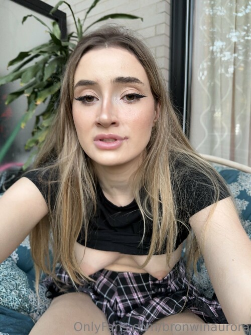Bronwin Aurora 1023cbda5b0d300fc552