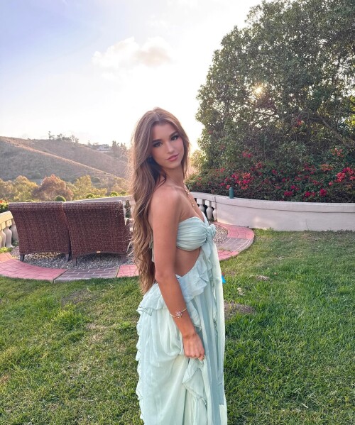 Brooke Monk 1ea923de3883019b2