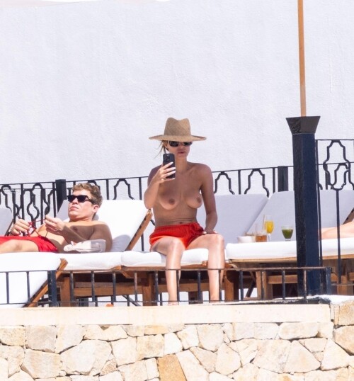 Brooks Nader Nude Sexy 21 The Fappening Blogfda3140a2c7b0f3a