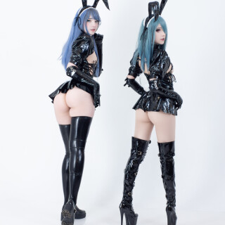 Bunny-Maid-Duo-24d15220228ad7182