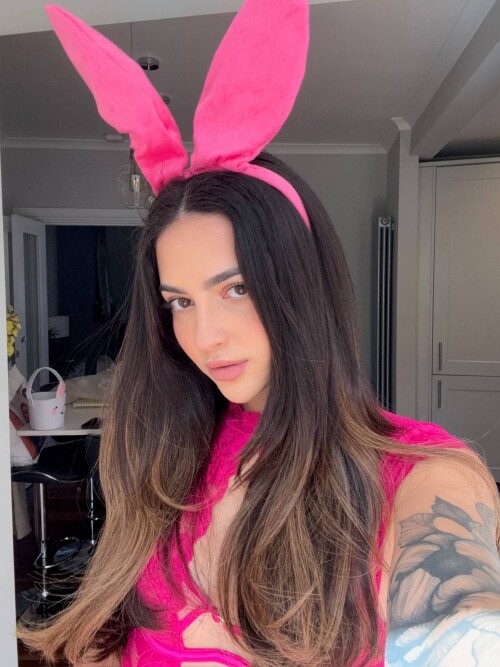 Bunny74b69aa1e8a0076b