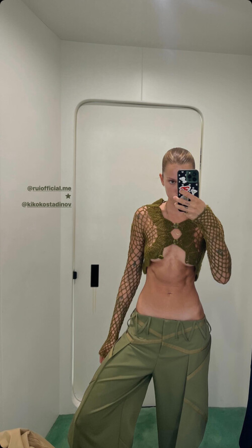 C0B1C927 58F3 4241 9411 FBEA6B6C7B082c97040cd23d104c