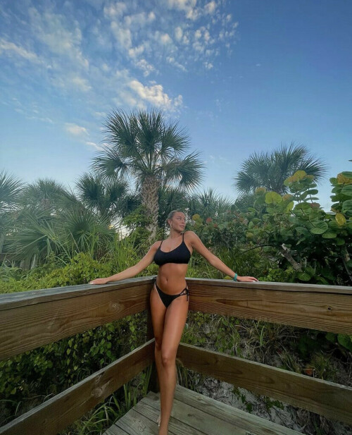 C27433D4 27F6 4752 A9B2 9080CD7890E2