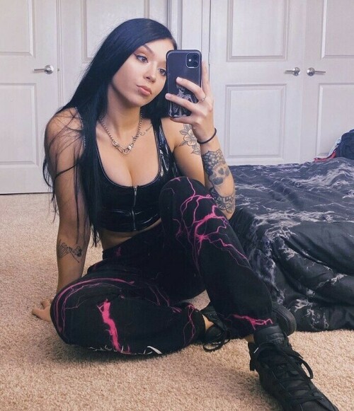 C2F0B03C CB90 41BD 8B0B E380E391312F