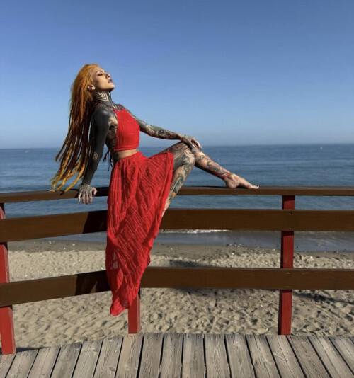 C36CAE46 E95D 403E 8D21 D337AC3994BE1ea3e27e3b88c35f