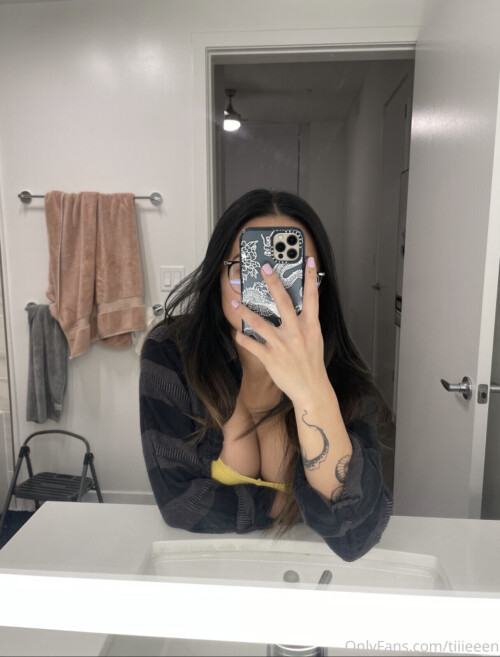 C5B9E4CF 2475 4F2D A550 05211319CB58