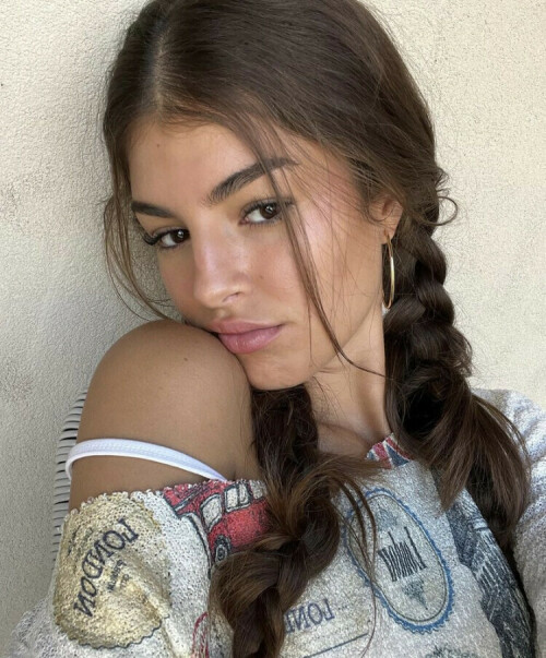 C6E220CF 1F69 445A AEE1 208D626D4B3B