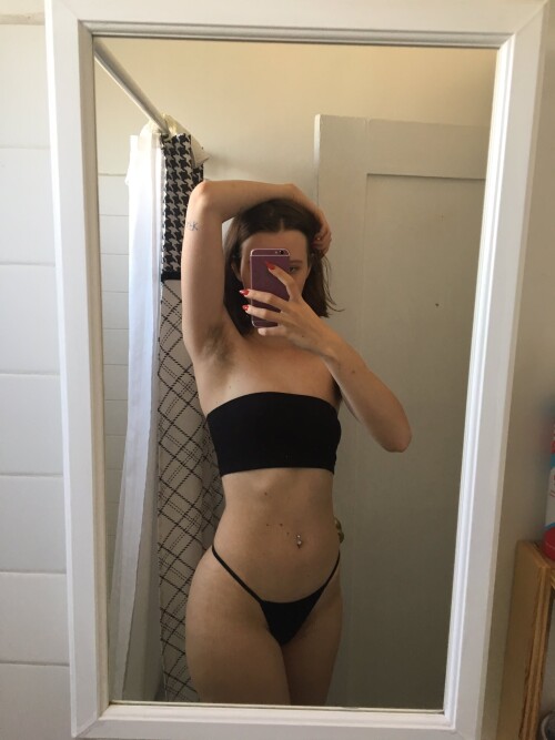 C8BtmMjVUAAZRFEa42f9f0aa17d65f4